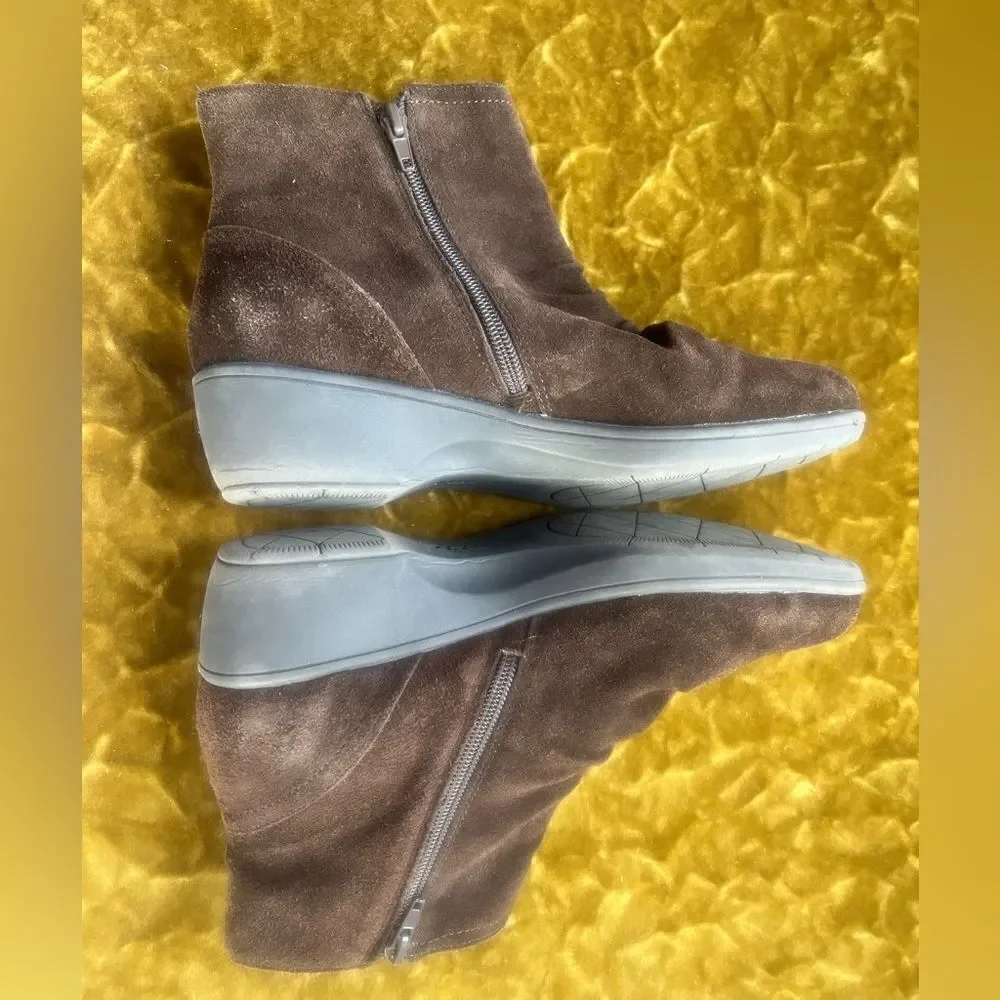 bass lite Monica Ankle Boots Brown Suede/Leather Size 9.5M Side Zip￼